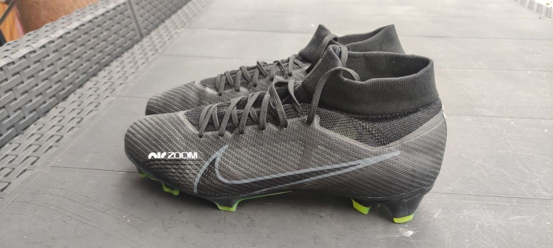 Używane korki pół profesjonalne Nike ZOOM superfly 9 pro FG roz. 42.5