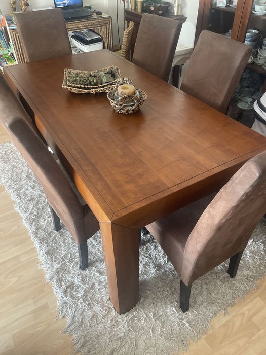 Vendo mesa com 6 cadeiras tudo em otimo estado