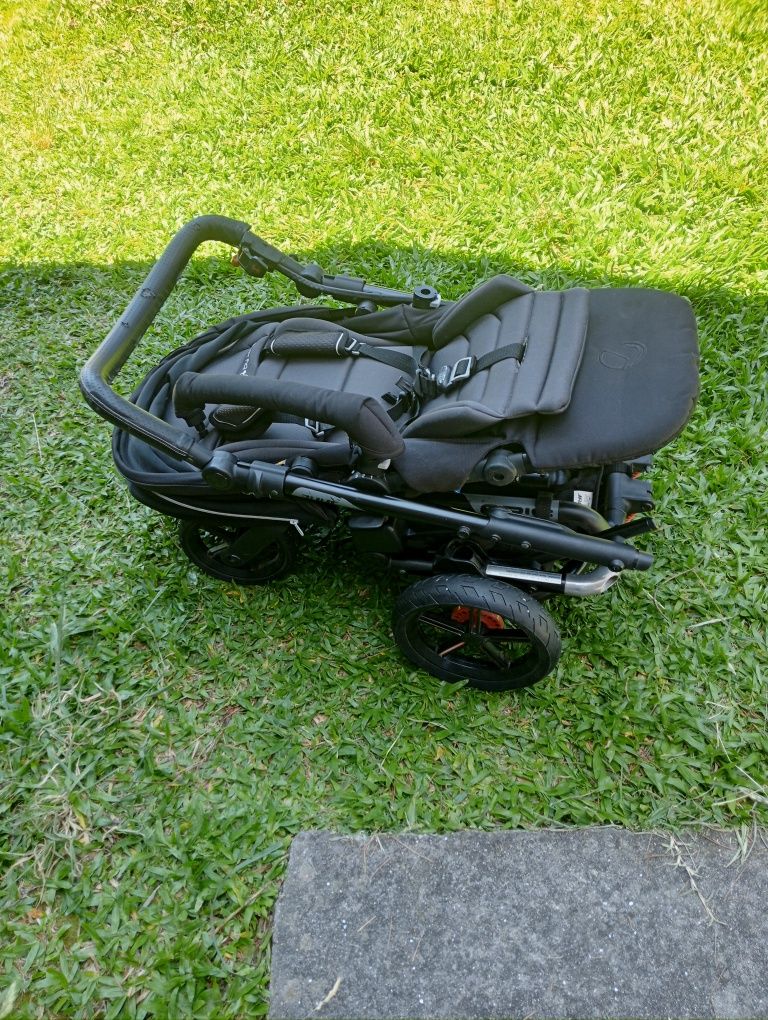 Carrinho de bebé trio da Jané Epic