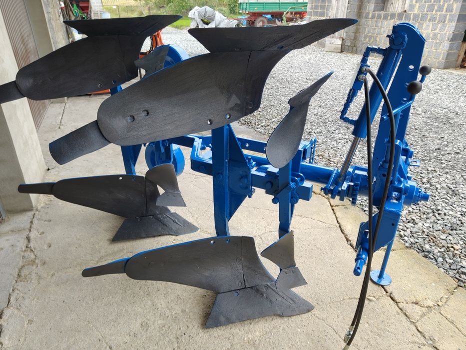 Pług 2 skibowy obrotowy