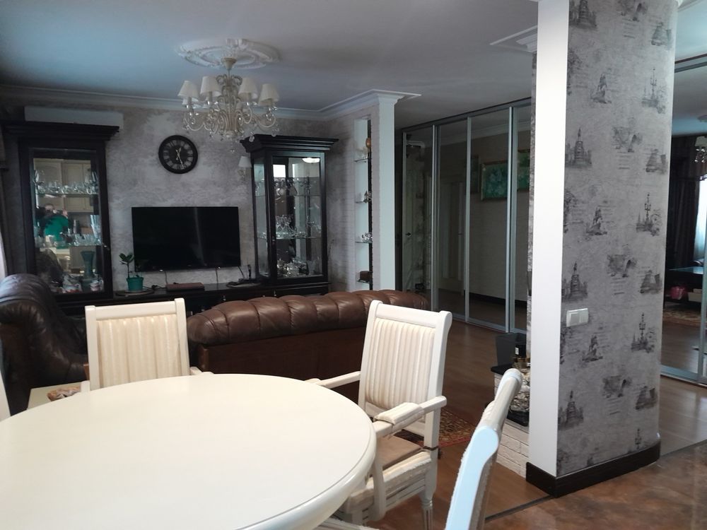 Продається З кімнатна квартира
