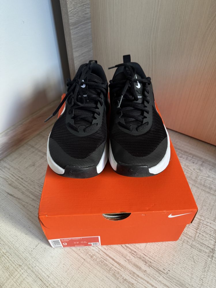 Buty damskie NIKE mc trainer 3 rozmiar 40.5