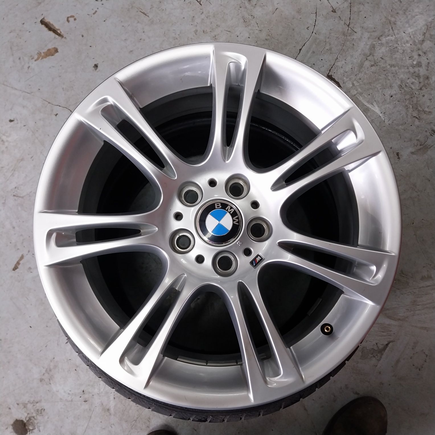Oryginalna Felga Aluminiowa BMW R18 5x120 8J ET 30