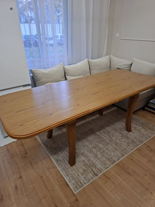 Rozkładany stół do jadalni