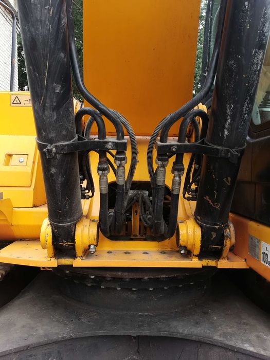 Гусеничный экскаватор JCB JS 290