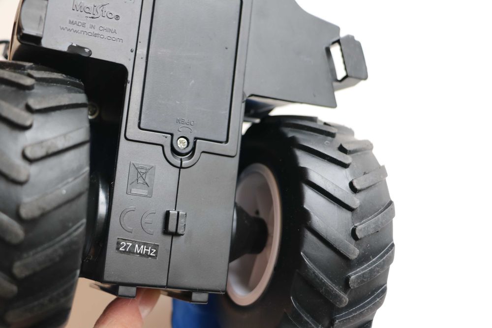 трактор New Holland T8.320 от Maisto на радиоуправлении Большая модель