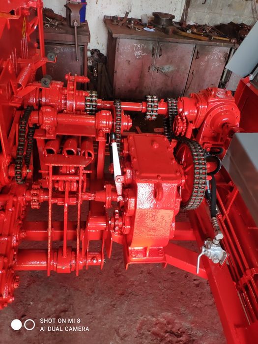 Кормозбиральні комбайни КПІ-2,4 та РОСЬ-2