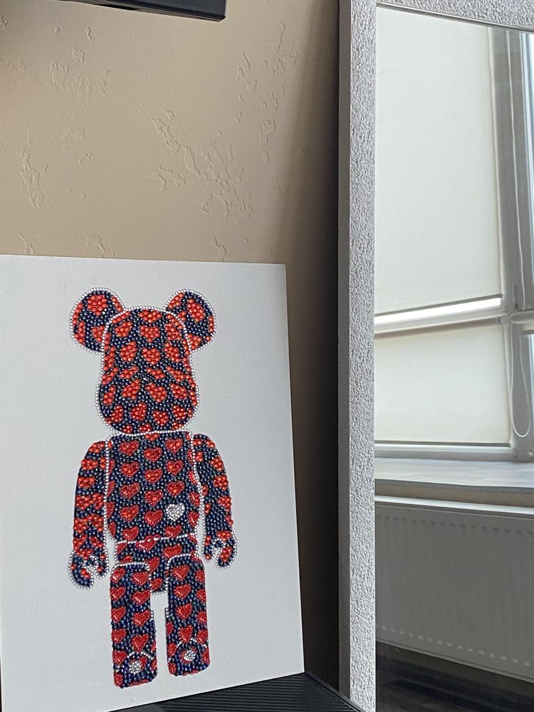 Картина Bearbrick в стразах