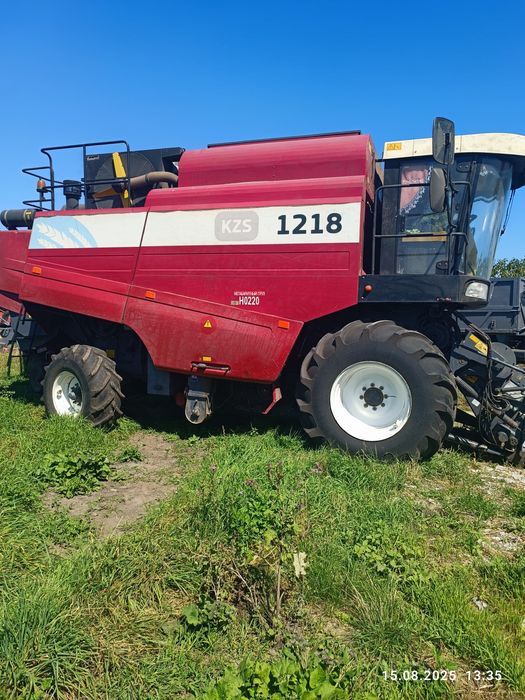 Комбайн КЗС 1218 + дві жатки з візками