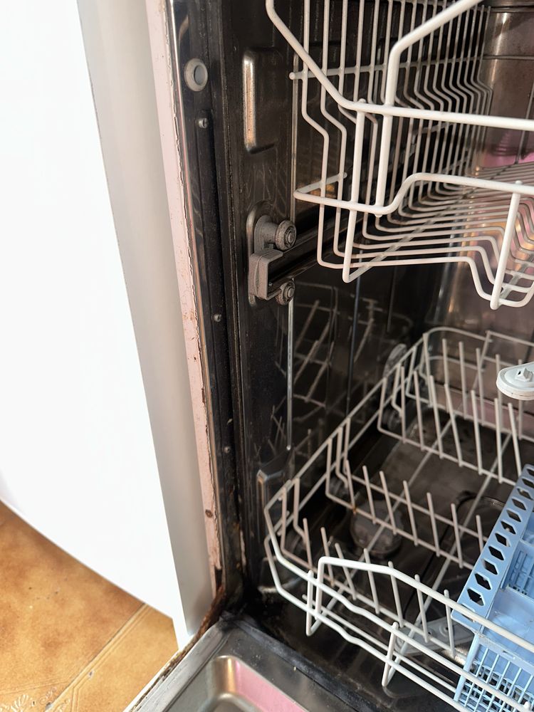 Maquina loiça INDESIT