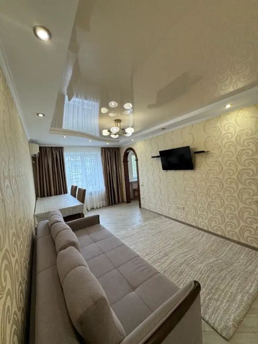 Продам с ремонтом 3к квартира ж/м Тополь-1