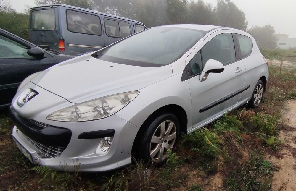 Peugeot 308 1.6 HDi Comercial – 2010 - Com avaria