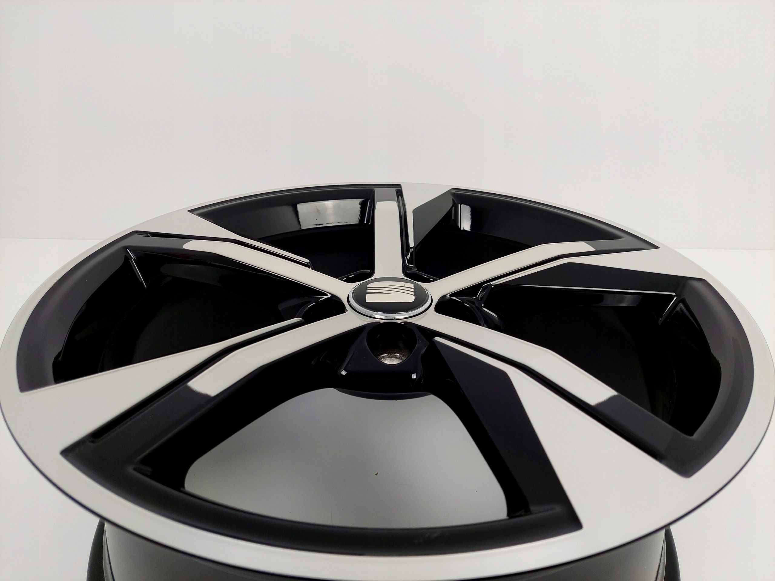 FABRYCZNIE NOWE Felgi Seat 17" Arona Ibiza Leon Toledo