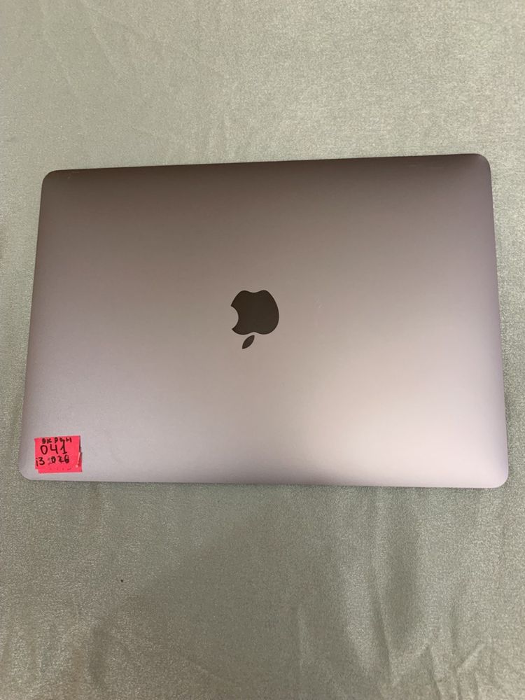 Macbook air a2179 2020 рік 16/256 гб