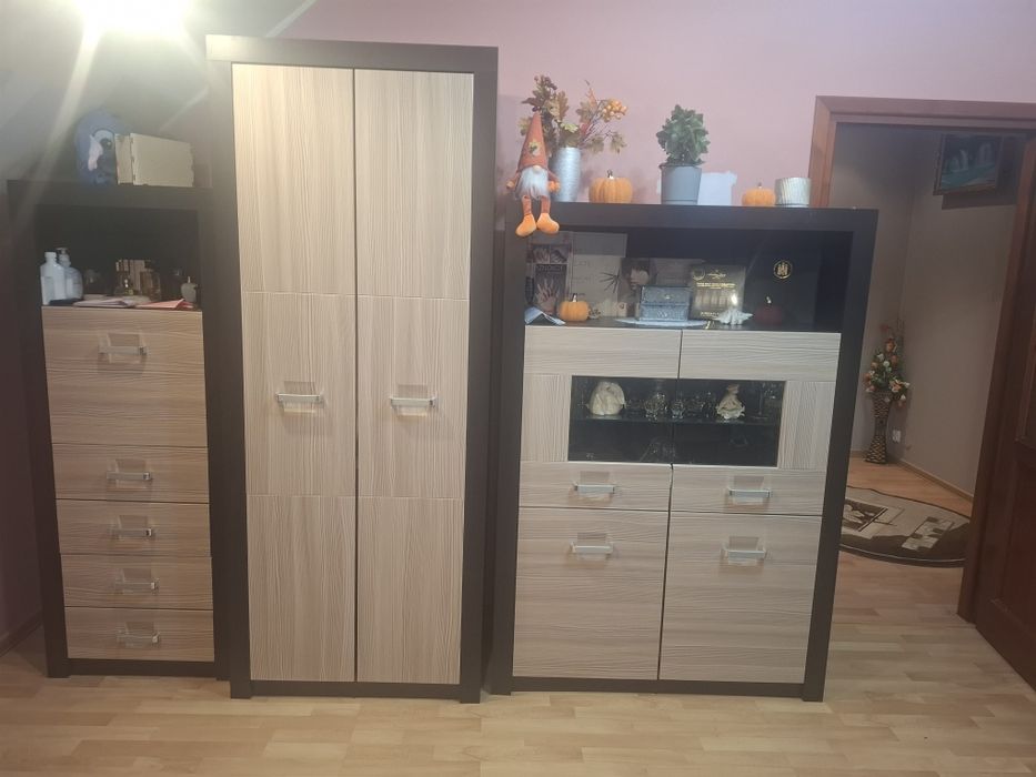 Meble drewniane do pokoju