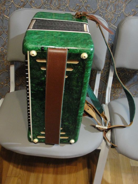 Баян Тенор у відмінному стані