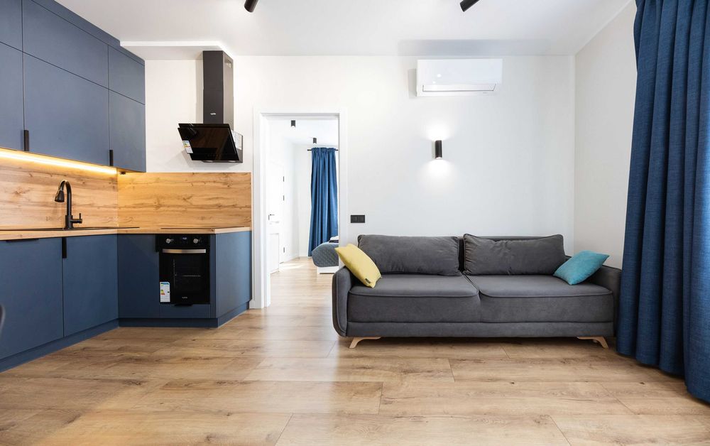 2К  квартира люкс метро Чернігівська 3 хв