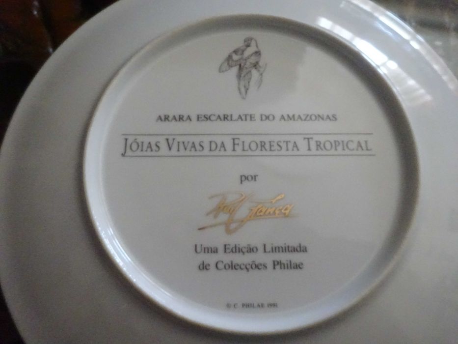 Pratos porcelana Aves Exóticas