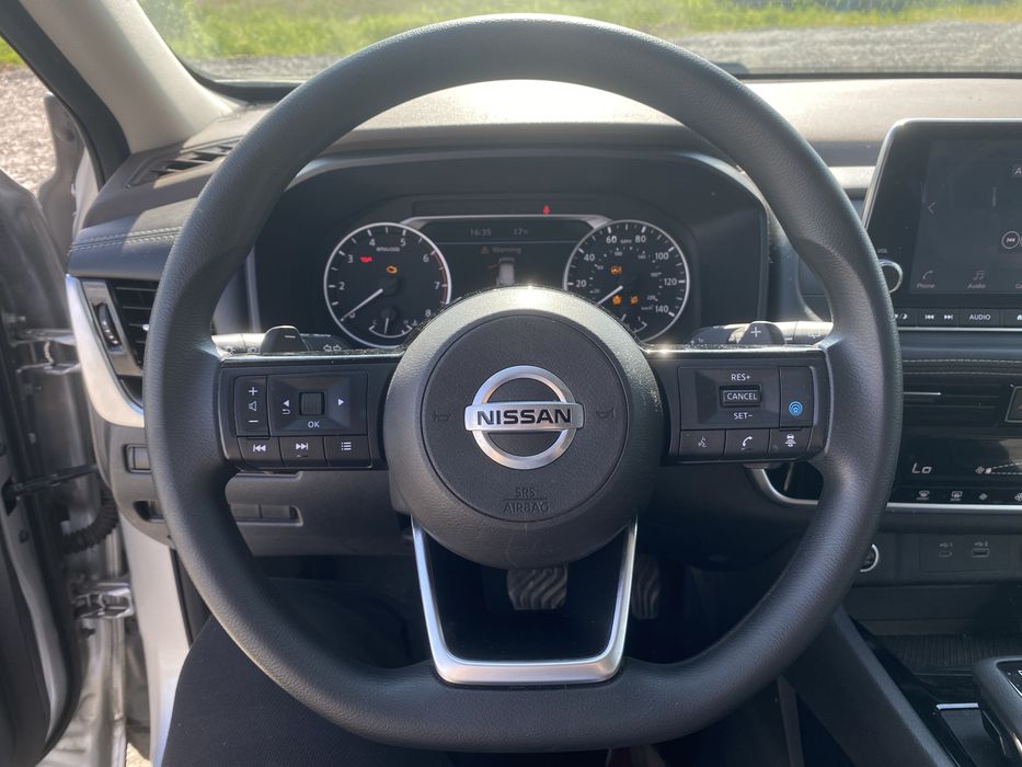 Nissan Rogue SV 2020 року