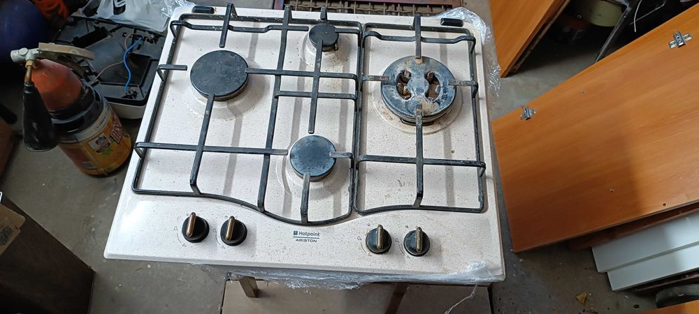 Газова поверхня Hotpoint Ariston на запчастини чи відновлення