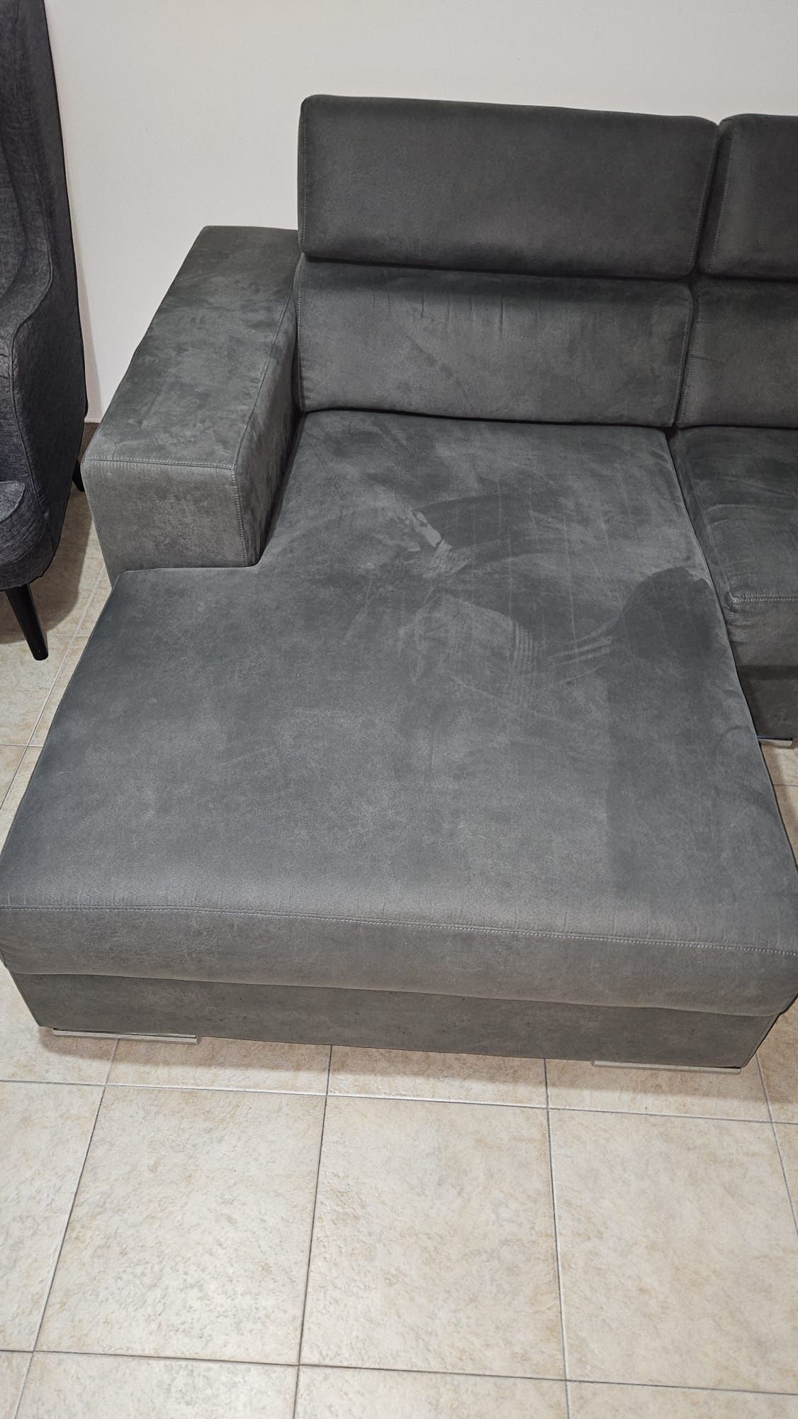 Sofá com chaise longue