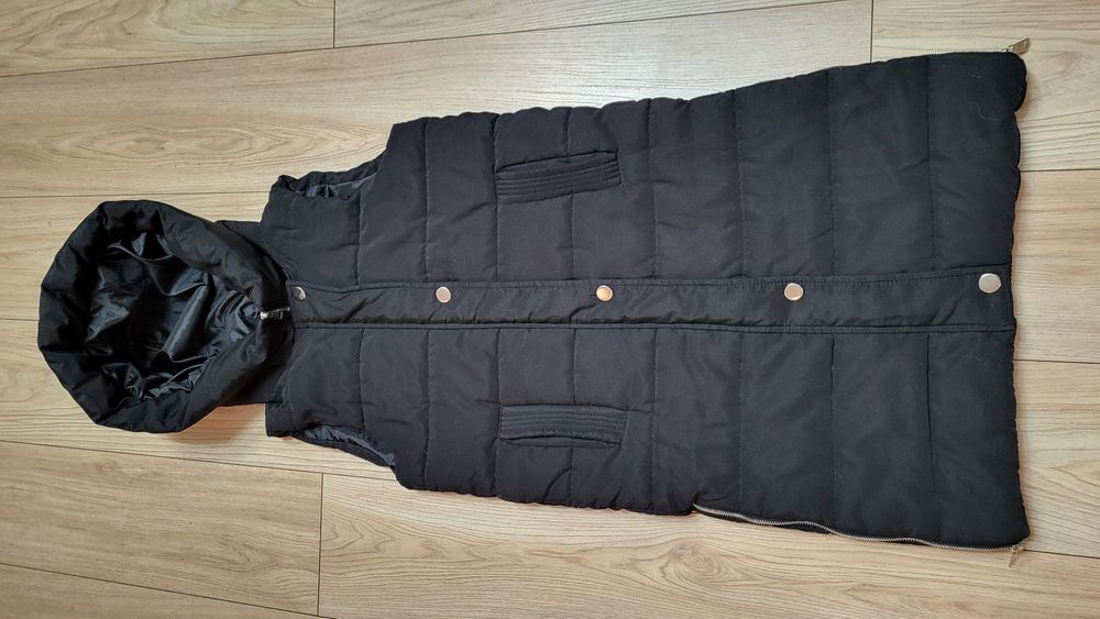 Bezrekawnik Kamizelka ocieplana z kapturem