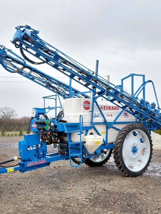 Opryskiwacz Evrard Hardi 2500l Lance 24m/21m 6 sekcji Stan.B.Dobry
