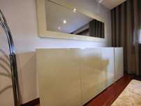 Aparador Lacado com pormenor em inox