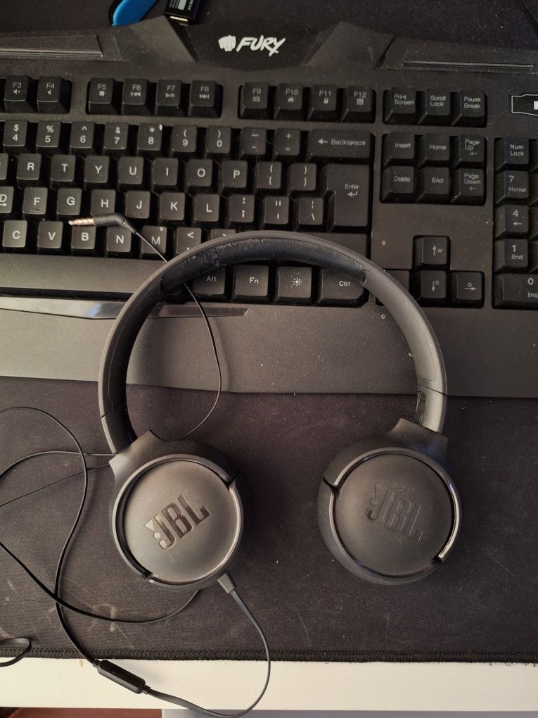 Słuchawki przewodowe JBL TUNE