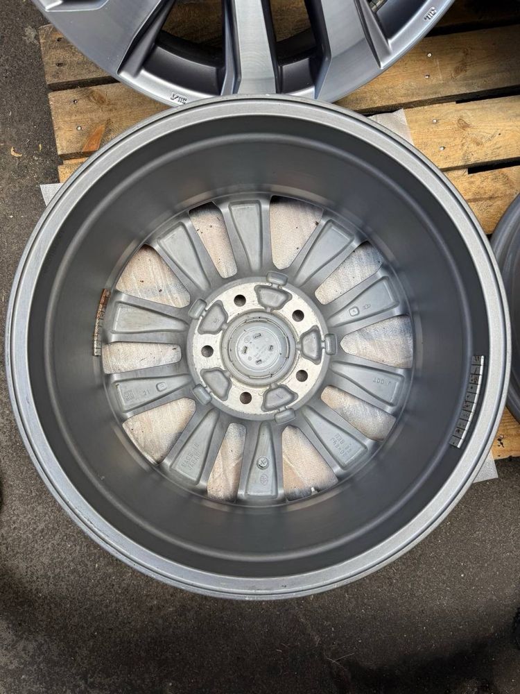 Оригінальні диски R20 5*150 Toyota Land Cruiser 200