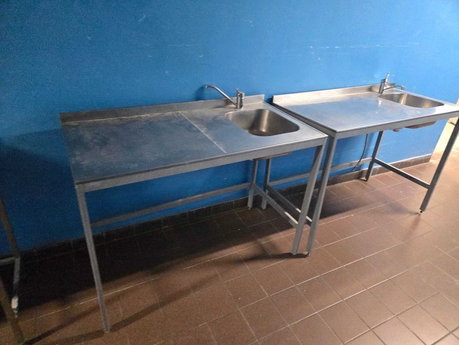 Stoły nierdzewne z zlewem i baterią