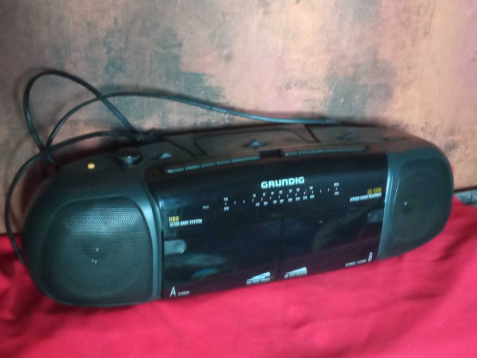 Двухкассетный магнитофон Grundig