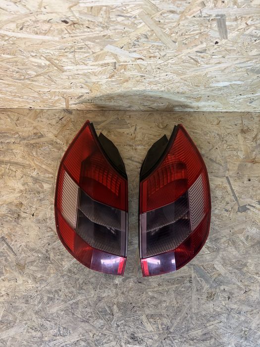 Renault Scenic 2 / Lampy tył / Lampy tylne