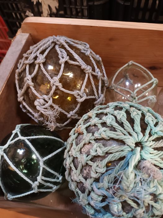 Boias de pesca antigas em vidro soprado