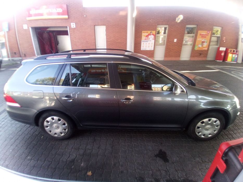 Автомобіль Фольцваген Гольф 5