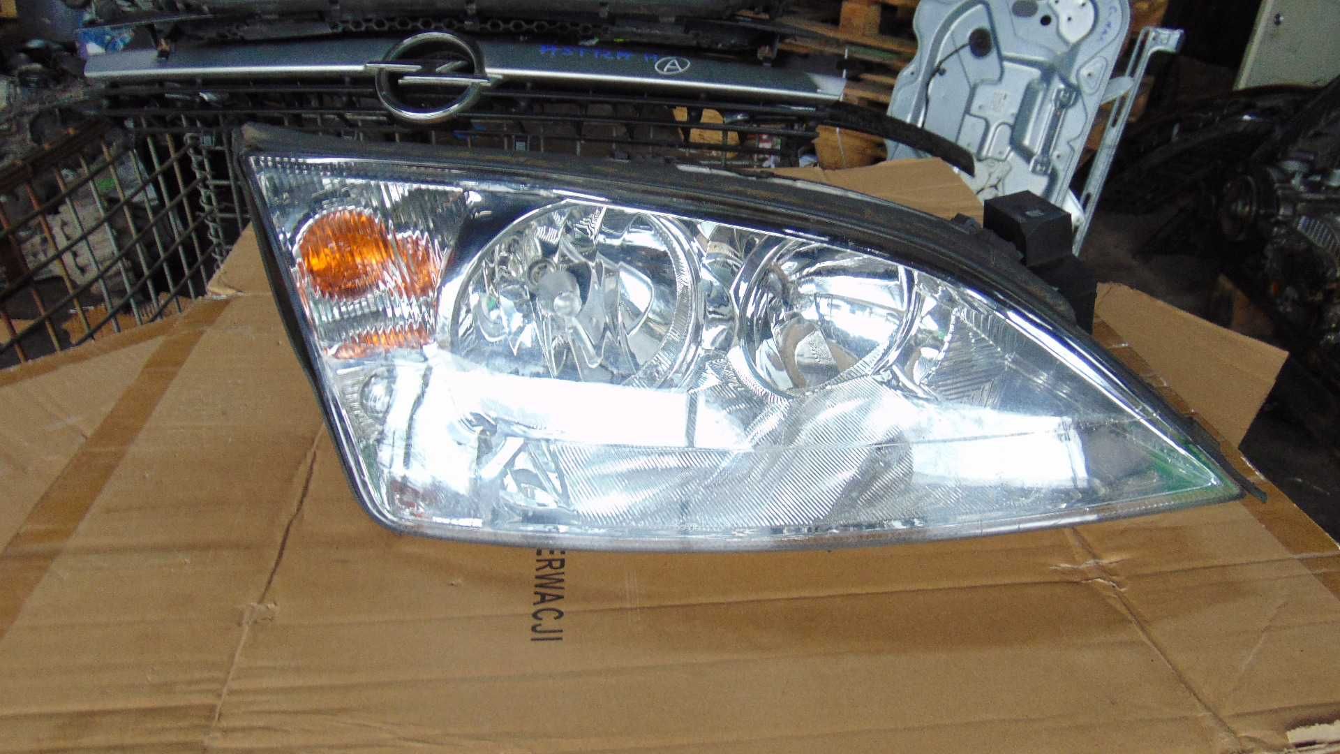 Lut4 Lampa prawa przednia prawy przód ford mondeo mk3 wysyłka