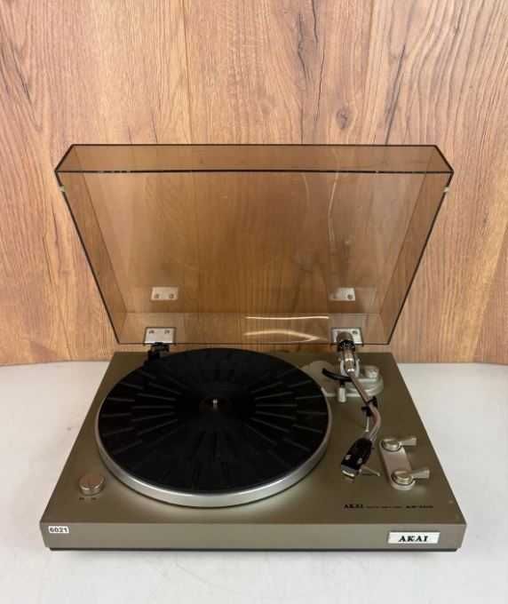 Gira discos - Akai AP100