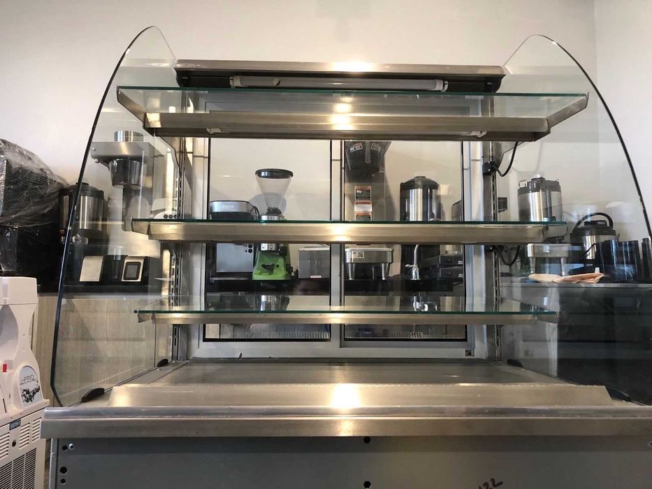 Холодильник вертикальний | Холодильна вітрина Counterline