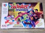 HASBRO GRA TWISTER MOVES MB 4 plansze 2 płyty CD wiek 8+