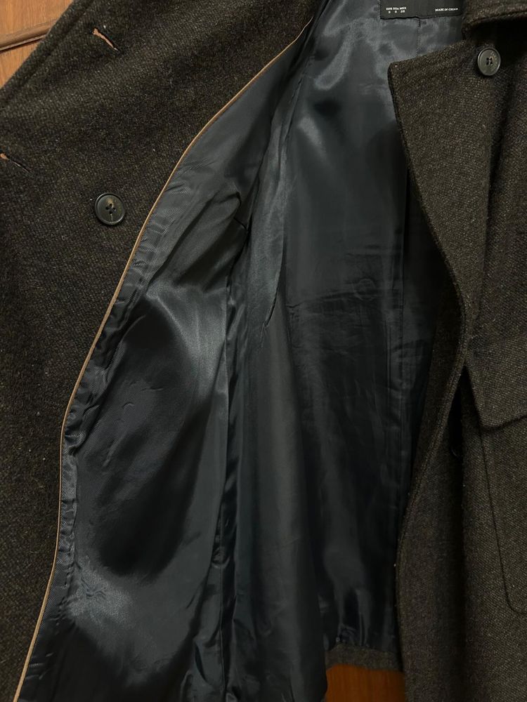 Casaco muito quentinho da Zara. Como novo. Só 15€