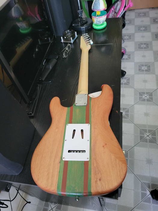 Gitara elektryczna ,składak na  bazie H,B.