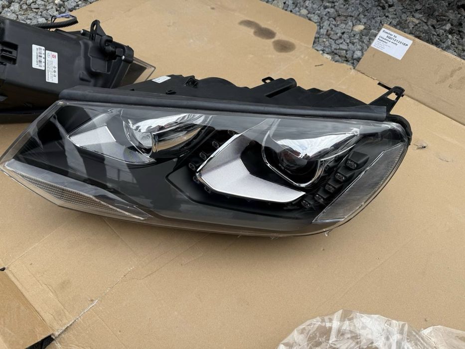 Фари Volkswagen Touareg  2010- 2014 в наявності Full led ліва права