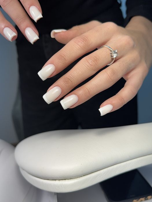 Манікюр, нарощування, педикюр Борщагівка (Квадрат). В кабінеті