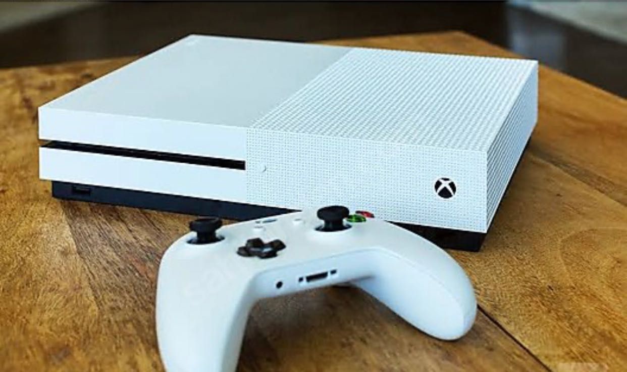 Xbox one s  . Muito conservado