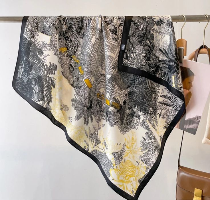 Шелковый платок, платок на шею,шелковый шарф, шаль,атласный платок