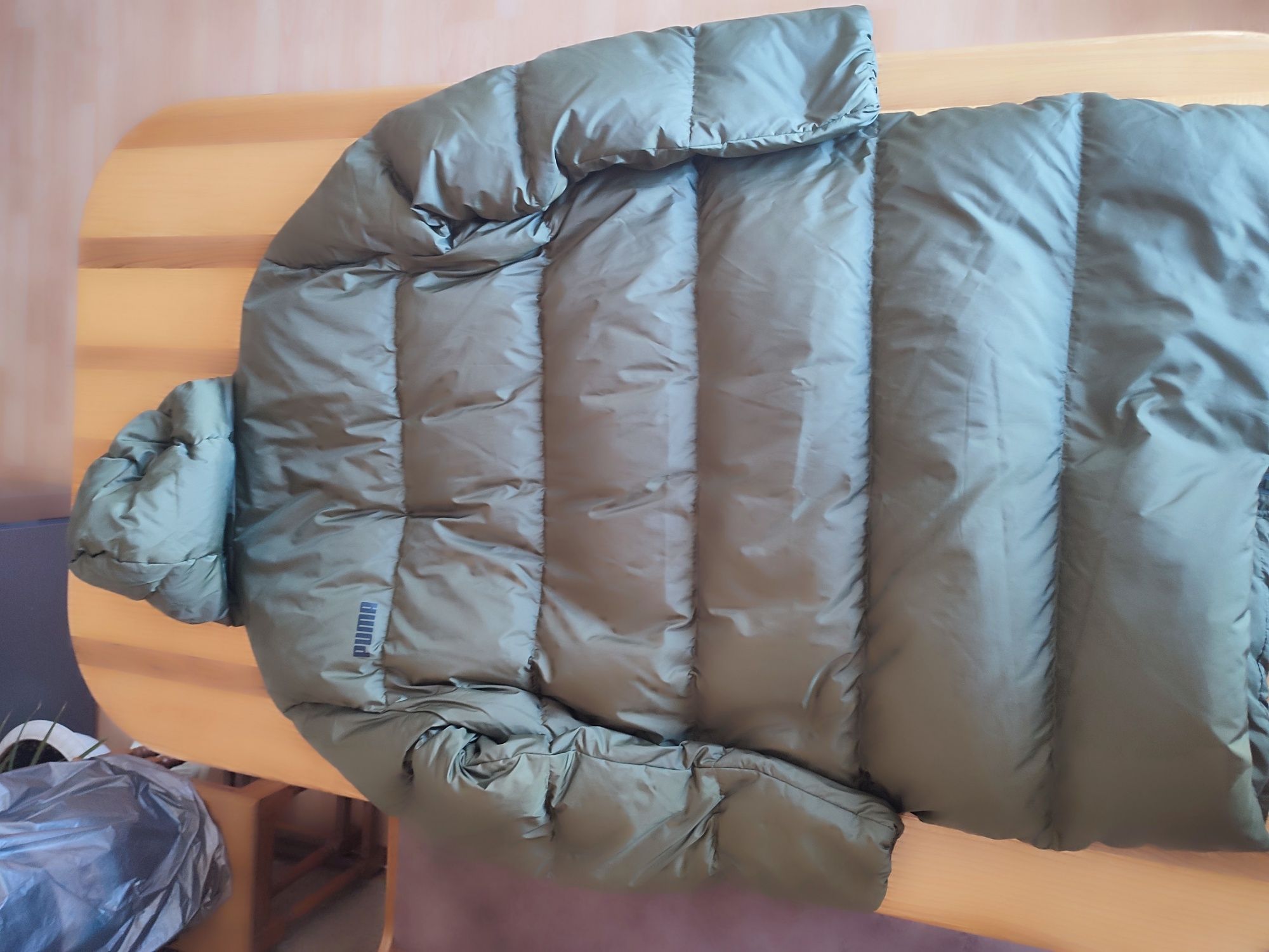 Продам довгий пуховик puma