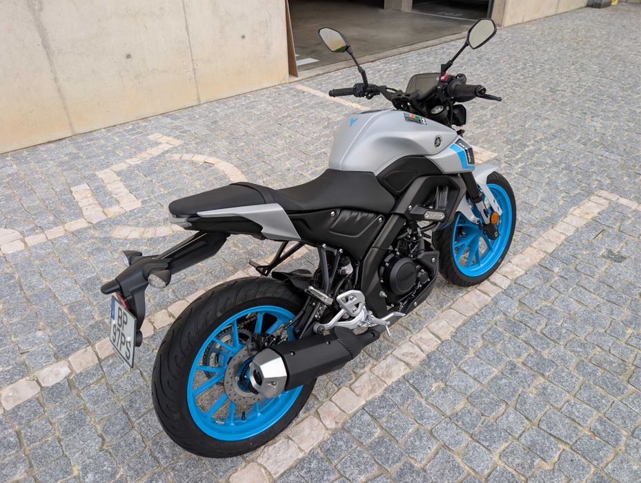 Yamaha MT-125 (ano do modelo 2025, cor Ice Storm)