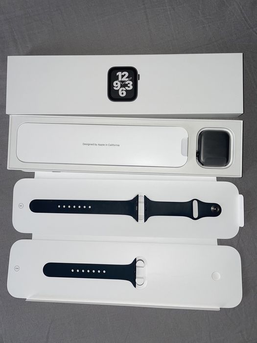 Apple watch SE 44mm Space Gray