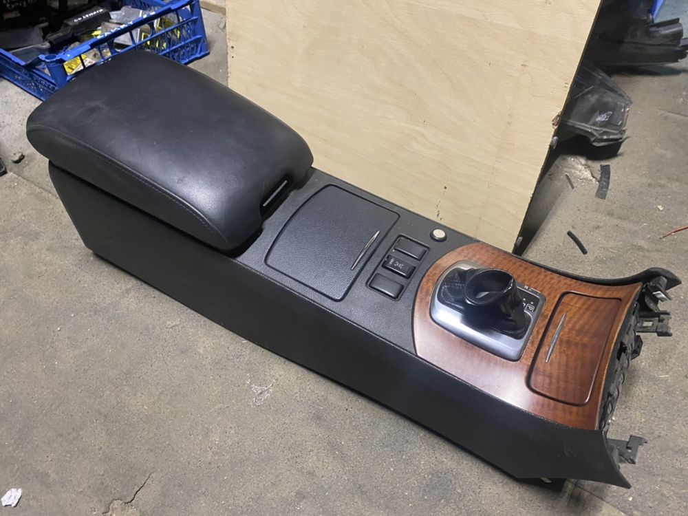 Подлокотник консоль центральная Infiniti G35 2007-2014