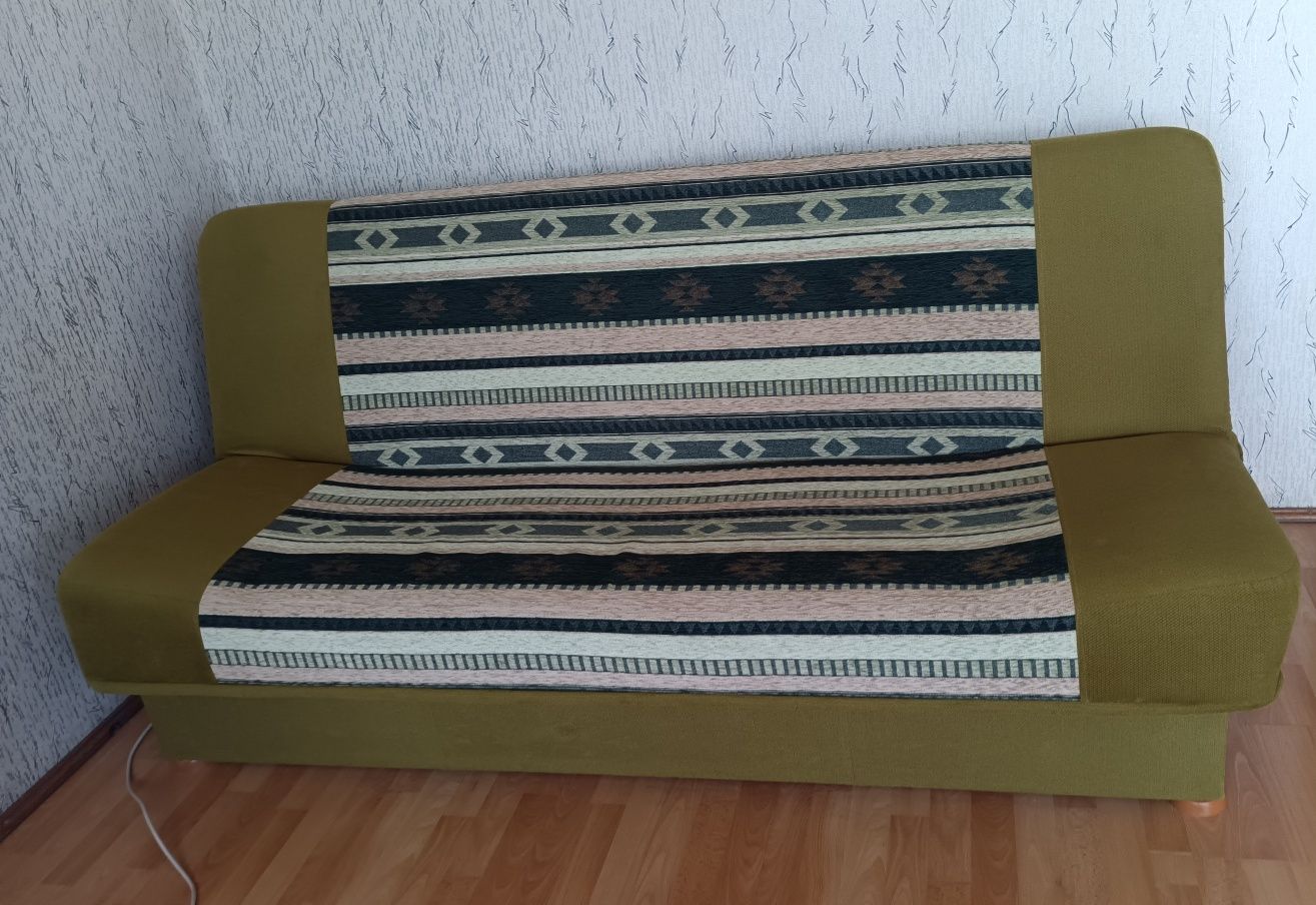Wersalka w odcieniach zieleni